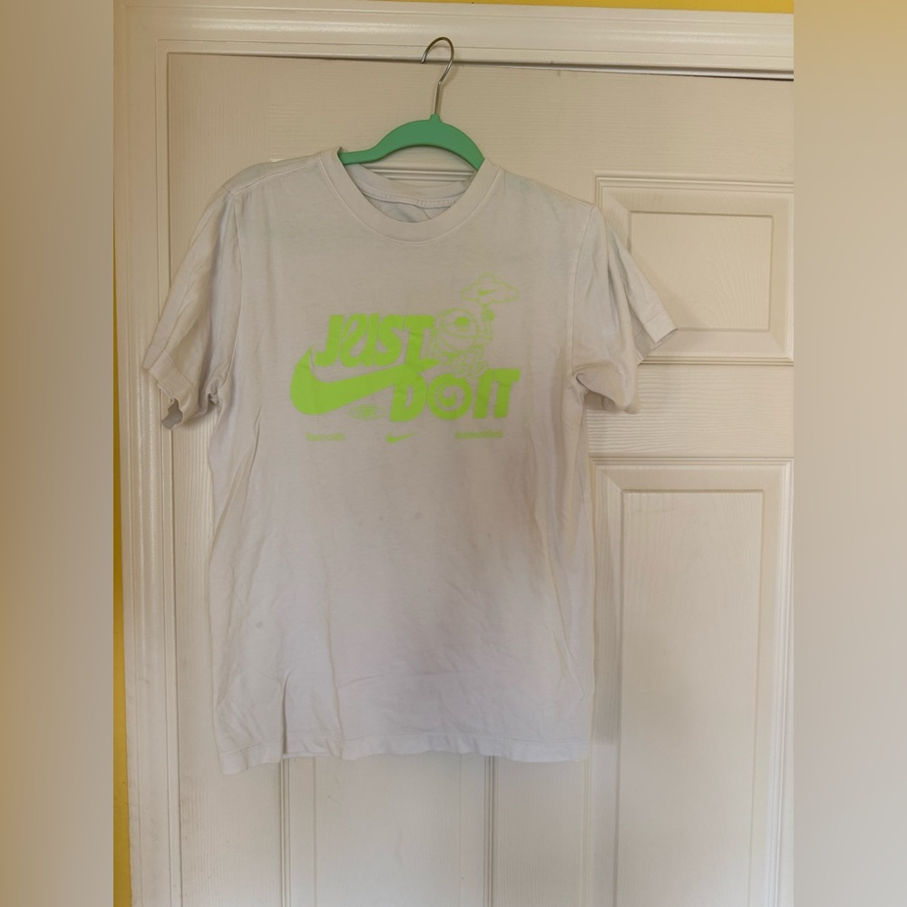 Nike Just Do It Graphic T-Shirt Men’s Small White Neon Green Swoosh Tee